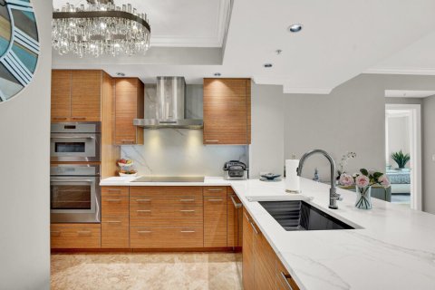 Condo in Pompano Beach, Florida, 2 bedrooms  № 2359558 - photo 7