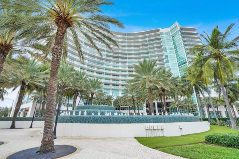 Condo in Pompano Beach, Florida, 2 bedrooms № 2359558