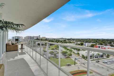 Condo in Pompano Beach, Florida, 2 bedrooms  № 2359558 - photo 14
