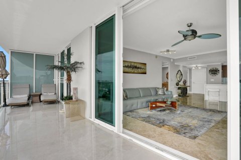 Condo in Pompano Beach, Florida, 2 bedrooms  № 2359558 - photo 13