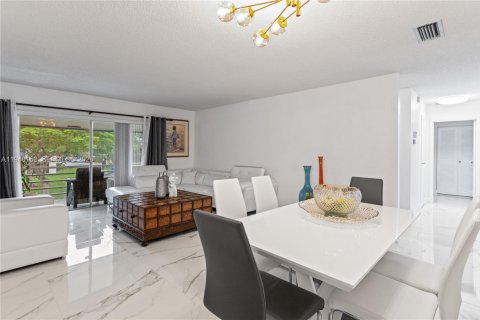 Condominio en venta en Margate, Florida, 2 dormitorios, 94.67 m2 № 1998823 - foto 2