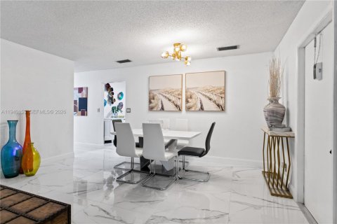 Condominio en venta en Margate, Florida, 2 dormitorios, 94.67 m2 № 1998823 - foto 19