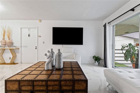 Condominio en venta en Margate, Florida, 2 dormitorios, 94.67 m2 № 1998823 - foto 17