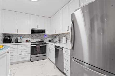 Condominio en venta en Margate, Florida, 2 dormitorios, 94.67 m2 № 1998823 - foto 12