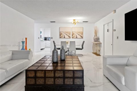 Condominio en venta en Margate, Florida, 2 dormitorios, 94.67 m2 № 1998823 - foto 5