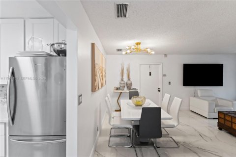 Condominio en venta en Margate, Florida, 2 dormitorios, 94.67 m2 № 1998823 - foto 8