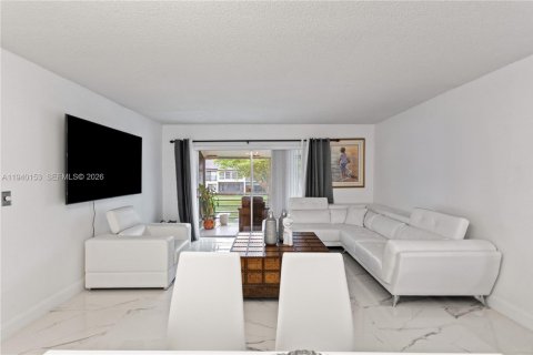 Condominio en venta en Margate, Florida, 2 dormitorios, 94.67 m2 № 1998823 - foto 3