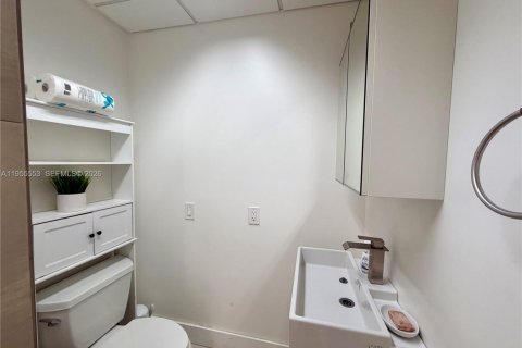 Купить коммерческую недвижимость в Майами, Флорида № 2010124 - фото 10