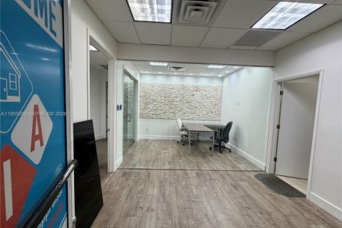 Купить коммерческую недвижимость в Майами, Флорида № 2010124 - фото 3