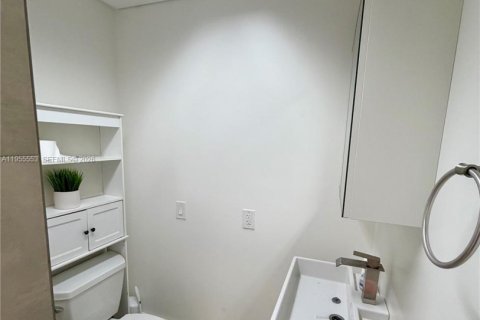 Купить коммерческую недвижимость в Майами, Флорида № 2010124 - фото 9