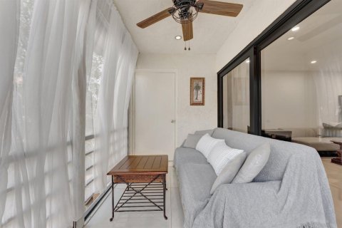 Condo in Pompano Beach, Florida, 2 bedrooms № 2245179 - photo 22
