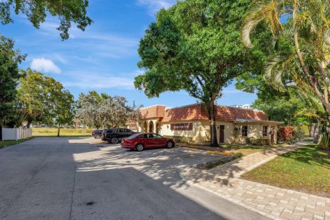 Condo in Pompano Beach, Florida, 2 bedrooms № 2245179 - photo 25