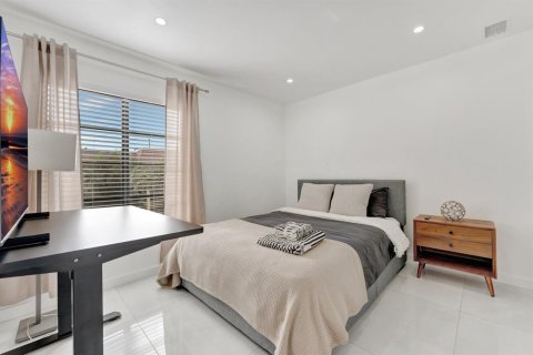 Condo in Pompano Beach, Florida, 2 bedrooms № 2245179 - photo 15
