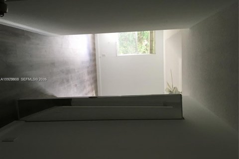 House in Lauderhill, Florida 3 bedrooms, 152.36 sq.m. № 2046452 - photo 10