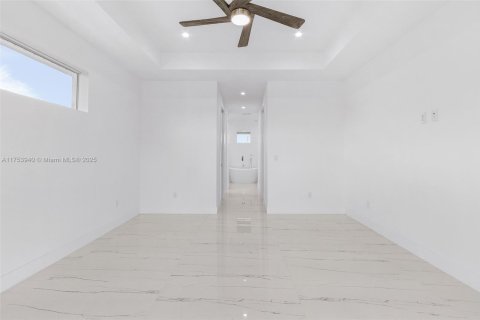 House in Cape Coral, Florida 4 bedrooms № 1500402 - photo 21
