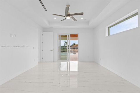House in Cape Coral, Florida 4 bedrooms № 1500402 - photo 22