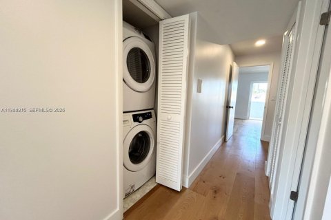 Adosado en venta en North Miami Beach, Florida, 3 dormitorios, 151.8 m2 № 2001744 - foto 24