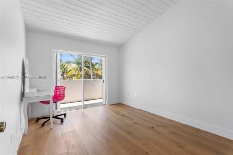 Adosado en venta en North Miami Beach, Florida, 3 dormitorios, 151.8 m2 № 2001744 - foto 17