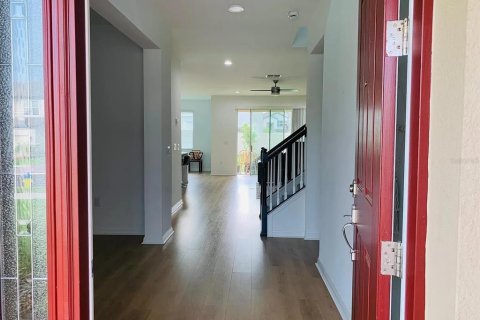 Casa en alquiler en Tampa, Florida, 5 dormitorios, 308.06 m2 № 1875920 - foto 2