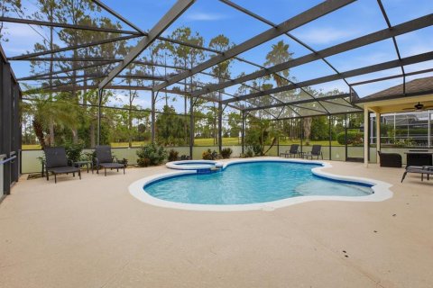Villa ou maison à vendre à Davenport, Floride: 5 chambres, 282.79 m2 № 2410321 - photo 2