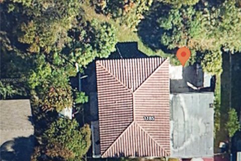 House in North Miami, Florida 3 bedrooms, 132.2 sq.m. № 1994403 - photo 13