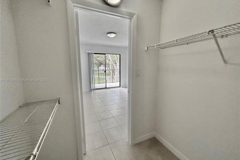 Copropriété à louer à Hollywood, Floride: 1 chambre, 60.39 m2 № 1966863 - photo 18