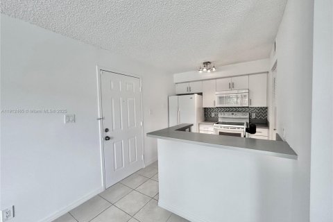 Copropriété à louer à Hollywood, Floride: 1 chambre, 60.39 m2 № 1966863 - photo 9