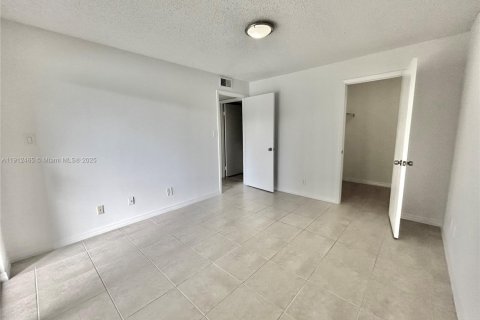 Copropriété à louer à Hollywood, Floride: 1 chambre, 60.39 m2 № 1966863 - photo 16