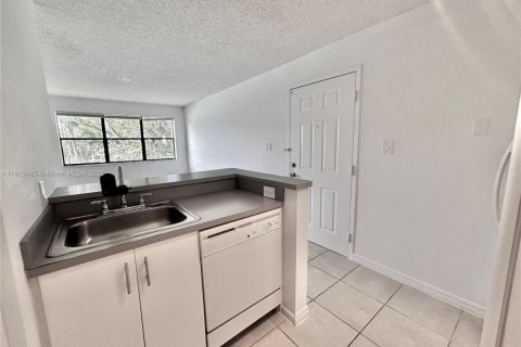 Copropriété à louer à Hollywood, Floride: 1 chambre, 60.39 m2 № 1966863 - photo 5