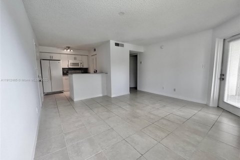 Copropriété à louer à Hollywood, Floride: 1 chambre, 60.39 m2 № 1966863 - photo 6