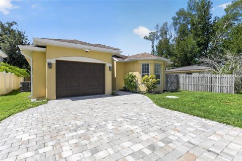 Casa en venta en Sarasota, Florida, 3 dormitorios, 120.03 m2 № 2310671 - foto 2