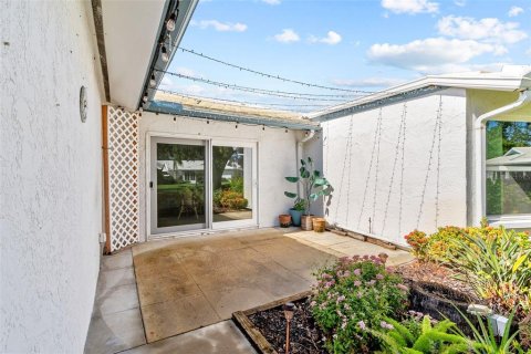 Condo in Bradenton, Florida, 2 bedrooms  № 2204249 - photo 16