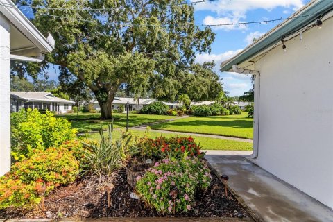 Condo in Bradenton, Florida, 2 bedrooms  № 2204249 - photo 17