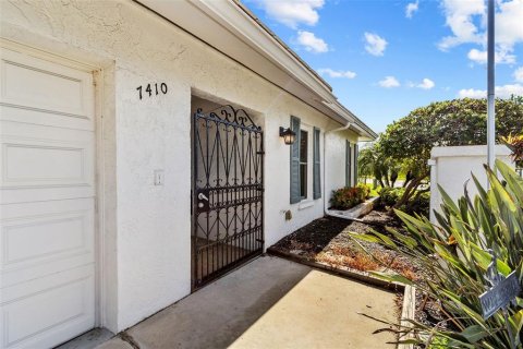 Condo in Bradenton, Florida, 2 bedrooms  № 2204249 - photo 2