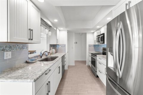 Condo in Bradenton, Florida, 2 bedrooms  № 2204249 - photo 6