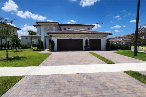 Casa en venta en Davie, Florida, 5 dormitorios, 361.2 m2 № 1882106 - foto 1