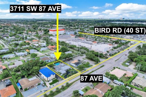 Casa en venta en Miami, Florida, 4 dormitorios, 272.02 m2 № 1892378 - foto 1