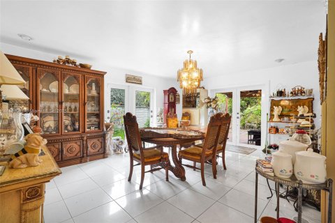 Casa en venta en Miami, Florida, 4 dormitorios, 272.02 m2 № 1892378 - foto 18