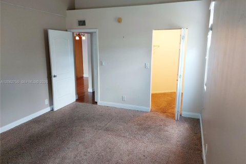Copropriété à louer à Coconut Creek, Floride: 1 chambre, 67.82 m2 № 2348603 - photo 10