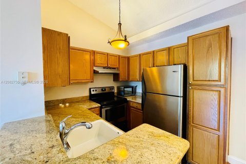 Copropriété à louer à Coconut Creek, Floride: 1 chambre, 67.82 m2 № 2348603 - photo 4