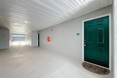 Condo in Tampa, Florida, 2 bedrooms № 2157487 - photo 3