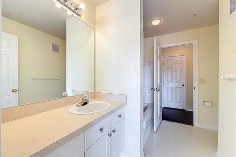 Condo in Tampa, Florida, 2 bedrooms № 2157487 - photo 23
