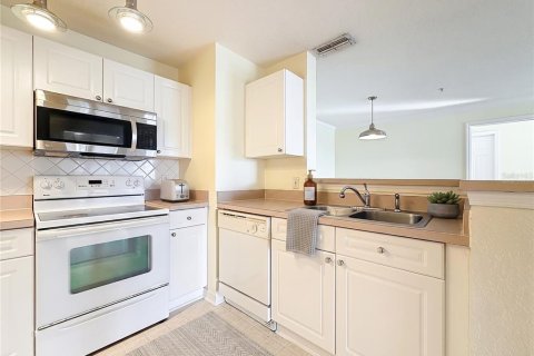 Condo in Tampa, Florida, 2 bedrooms № 2157487 - photo 12