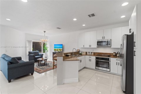 Touwnhouse à louer à Aventura, Floride: 4 chambres, 199.74 m2 № 1966255 - photo 3