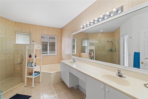 Touwnhouse à louer à Aventura, Floride: 4 chambres, 199.74 m2 № 1966255 - photo 13