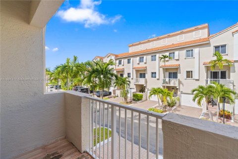 Touwnhouse à louer à Aventura, Floride: 4 chambres, 199.74 m2 № 1966255 - photo 19