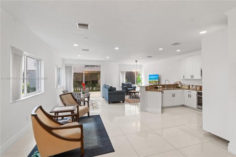 Touwnhouse à louer à Aventura, Floride: 4 chambres, 199.74 m2 № 1966255 - photo 9