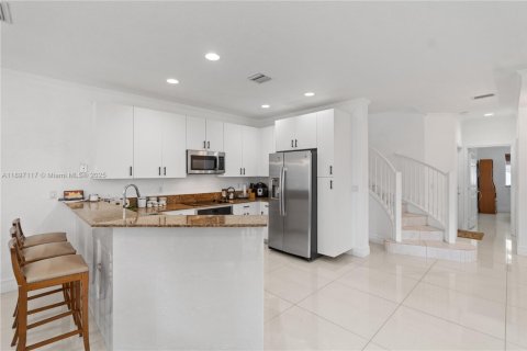 Touwnhouse à louer à Aventura, Floride: 4 chambres, 199.74 m2 № 1966255 - photo 6