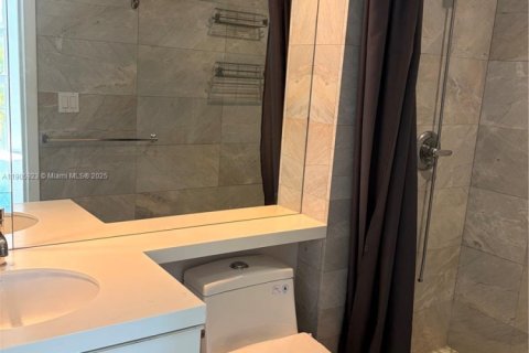 Condo in Sunny Isles Beach, Florida, 2 bedrooms  № 1957036 - photo 15