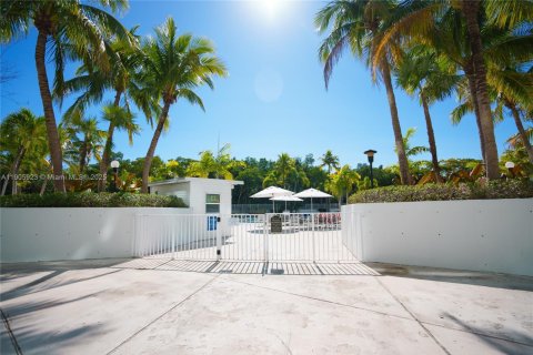 Condo in Sunny Isles Beach, Florida, 2 bedrooms  № 1957036 - photo 20